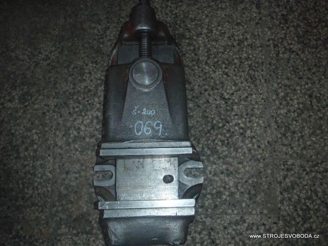Svěrák strojní 200mm (PC043788.JPG)